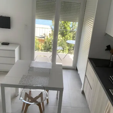 Apartment Studio Au Coeur Du Village De Poretto *